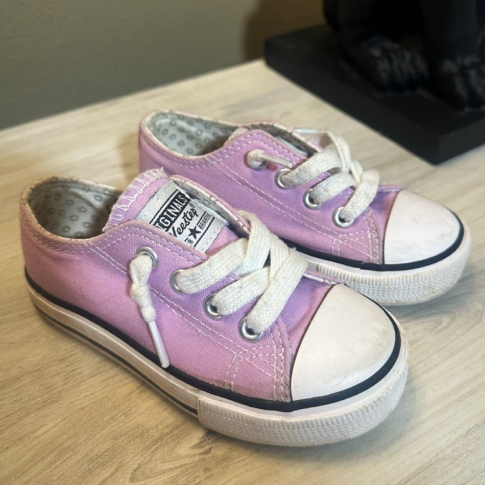 Cute purple canvas lace up shoes. Size 8